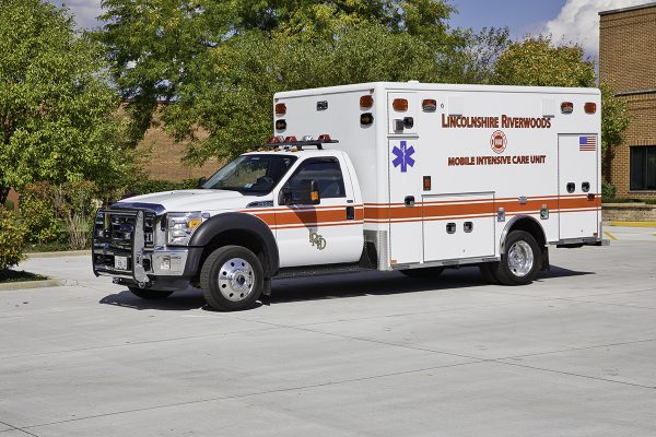 Lincolnshire Riverwoods FPD Ambulance 51R. Larry Shapiro photo